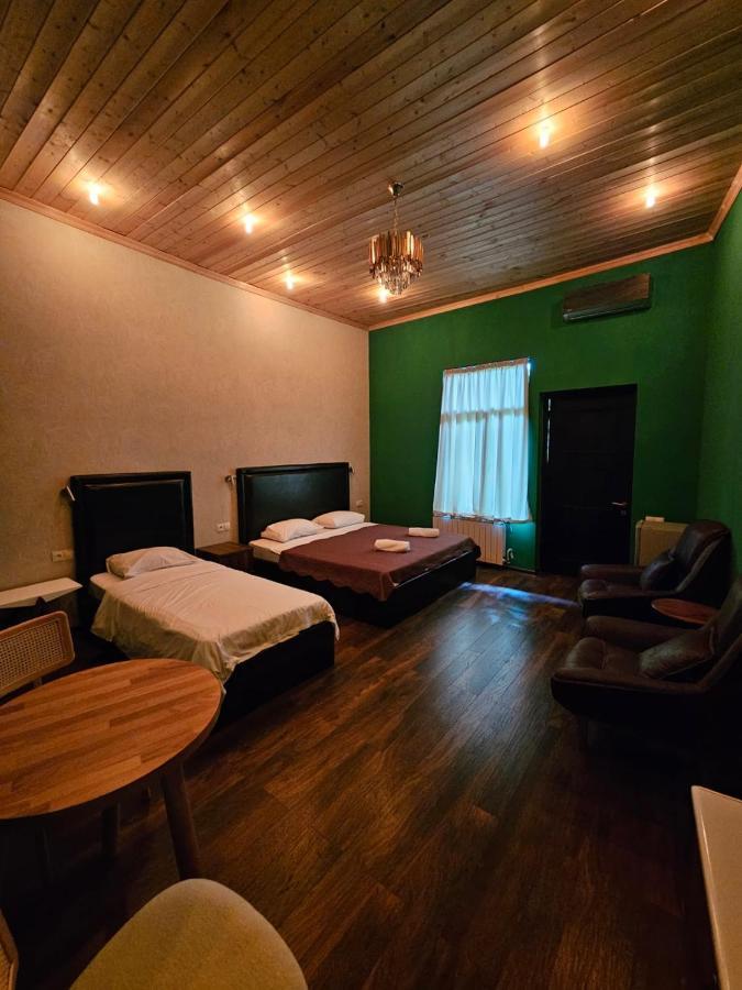 Local Hotel Tbilisi Exteriör bild